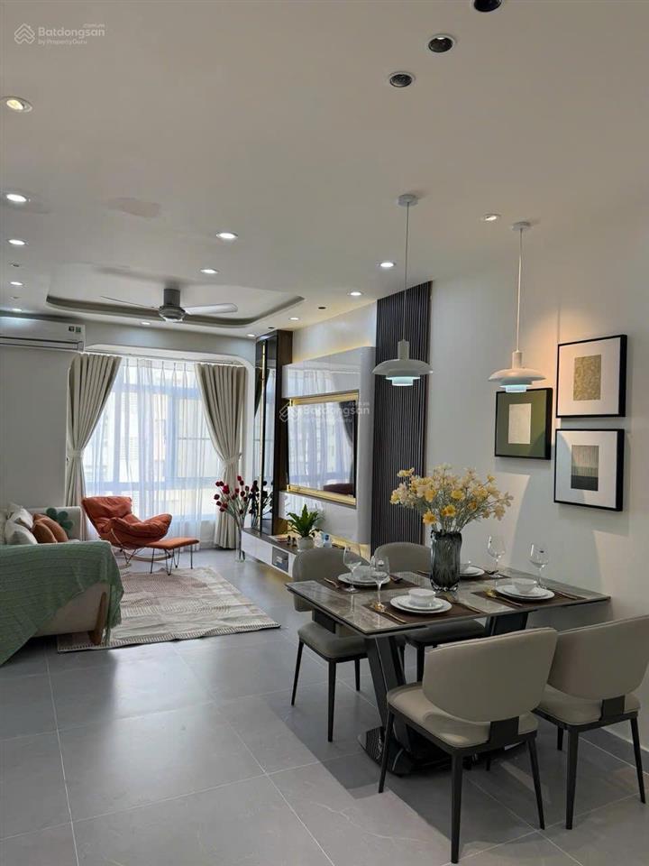 Bán cc sky garden 3, giá tốt 6,6tỷ, 74m2, 3pn, 2wc, cho thuê 40tr, full nội thất tại tân phong, q7