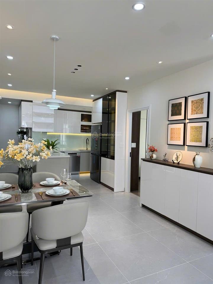Bán cc sky garden 3, giá tốt 6,6tỷ, 74m2, 3pn, 2wc, cho thuê 40tr, full nội thất tại tân phong, q7