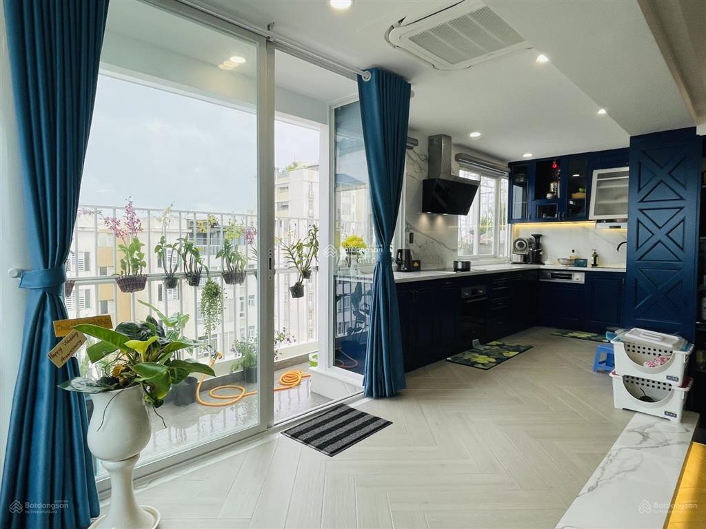 Penthouse sky garden 3, 15 tỷ, 240m2  3pn  3wc  2pđn, view đẹp, pháp lý đầy đủ