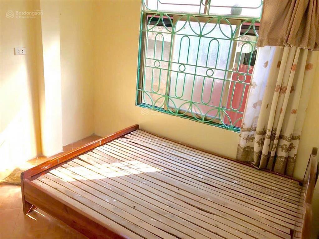 Cho thuê nhà riêng phố đội cấn thông hoàng hoa thám 4 tầng điện nước tự chủ