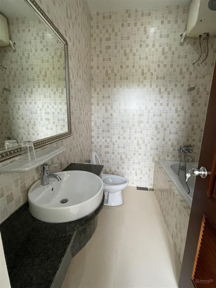 Bán nhà liền kề 5pn + 7wc, giá 8.*** tỷ, 126m2 tại lô g20, an cựu city, huế
