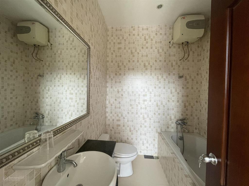 Bán nhà liền kề 5pn + 7wc, giá 8.*** tỷ, 126m2 tại lô g20, an cựu city, huế