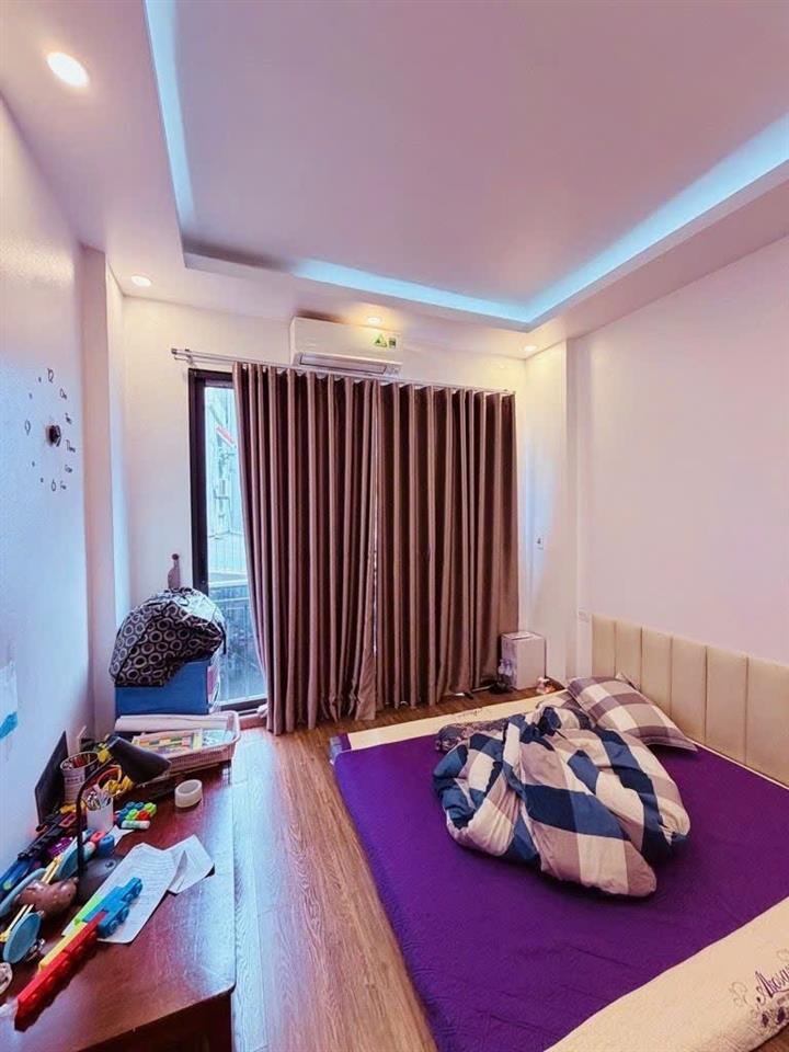 BÁT KHỐI – Ô TÔ ĐỖ CỬA – FULL NỘI THẤT – 2 THOÁNG