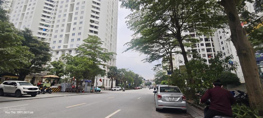 Bán 68m đất đẹp thanh trì đường to 12m, vỉa hè rộng 8m , phân lô ô tô, sổ đỏ chính chủ,giá cực tốt.