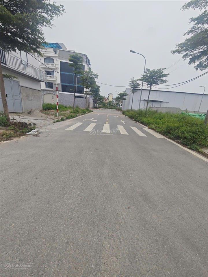 Bán đất đấu giá thanh trì, lô góc, ô tô tránh, vỉa hè to giá tốt.