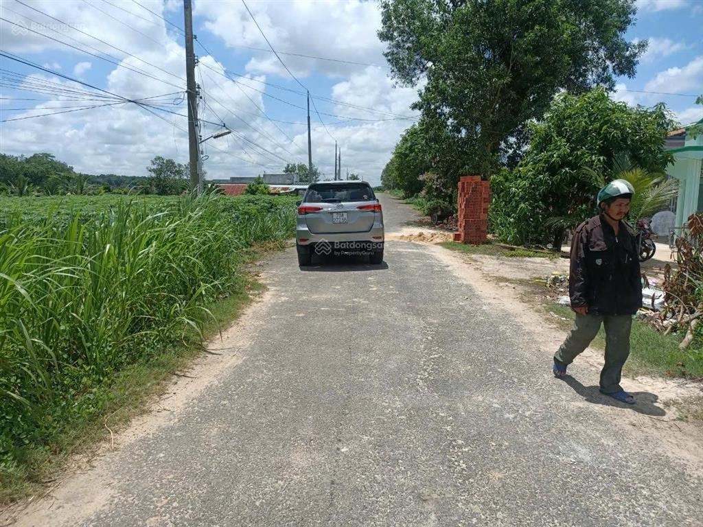 Bán đất giá siêu hời tại xã thạnh tân, 950 triệu, 405 m2 sát núi bà đen