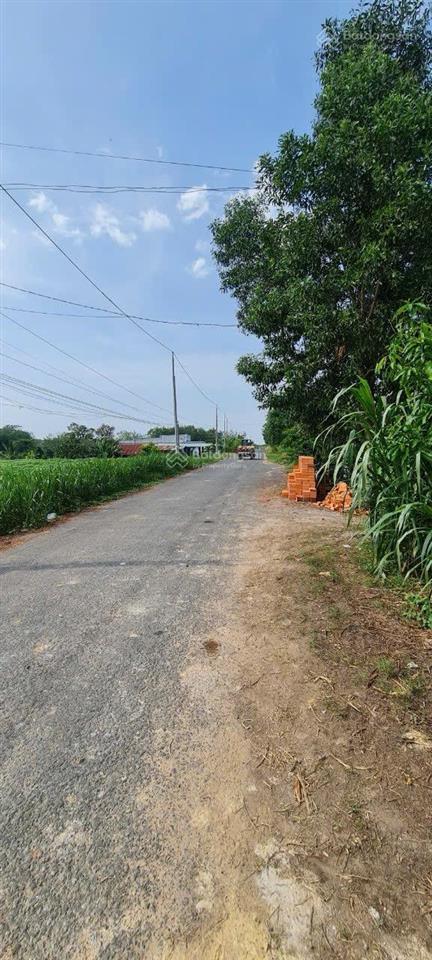 Bán đất giá siêu hời tại xã thạnh tân, 950 triệu, 405 m2 sát núi bà đen