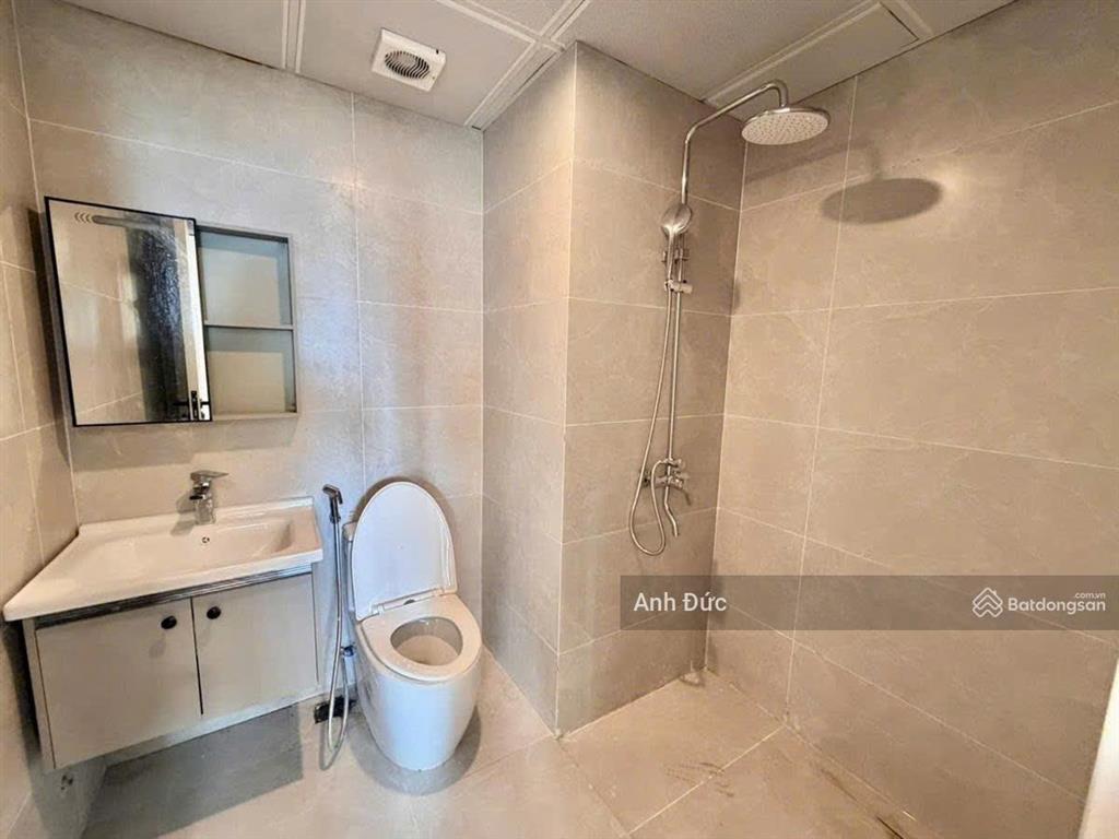 Bán gấp căn hộ 102 thái thịnh đống đa  68.1m2  2pn  giá sập sàn 5.75 tỷ (chốt trong 15 ngày)