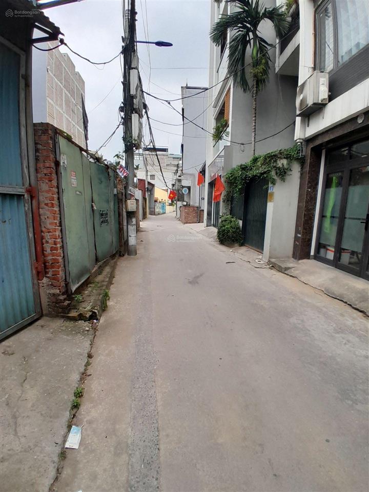 Mảnh đất còn sót lại tại nguyễn văn linh, long biên. gần aeon mall. giá rất rẻ , đất nở hậu!