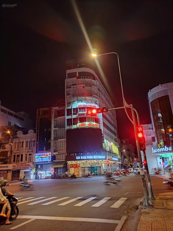 Siêu hiếm  bán tòa nhà góc 2 mặt tiền trần hưng đạo  dtxd 3,239m2  hợp đồng thuê 30.000 usd