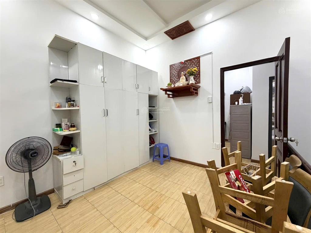 Gần chợ phạm văn bạch  công nhận ~51m2  cách xe hơi chỉ 20m