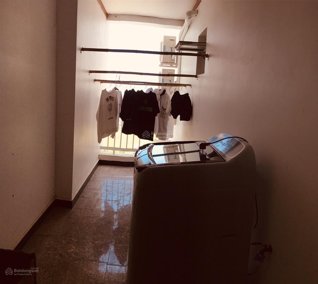 Mình cần cho thuê gấp phòng giá 2tr/th (rộng 10m², trong phòng có sẵn nệm và tủ quần áo)