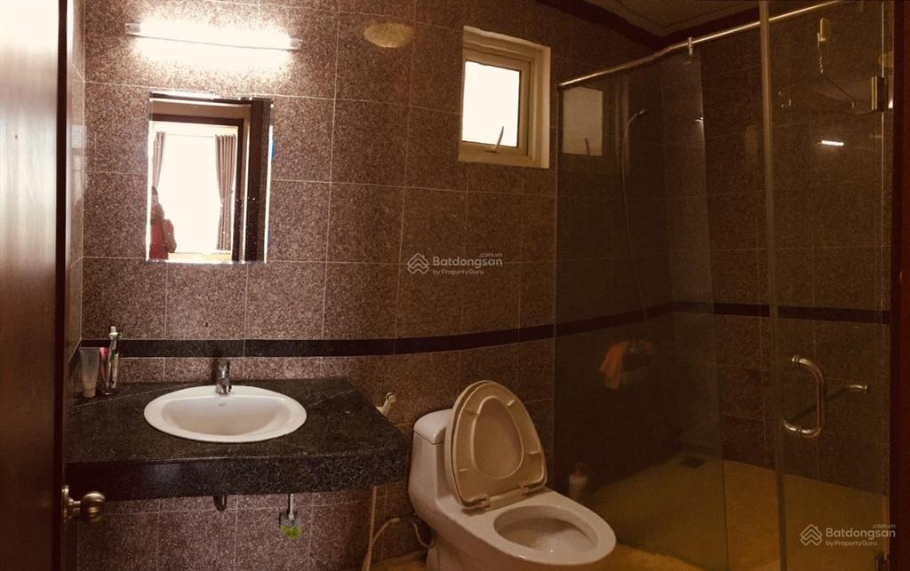 Mình cần cho thuê gấp phòng giá 2tr/th (rộng 10m², trong phòng có sẵn nệm và tủ quần áo)