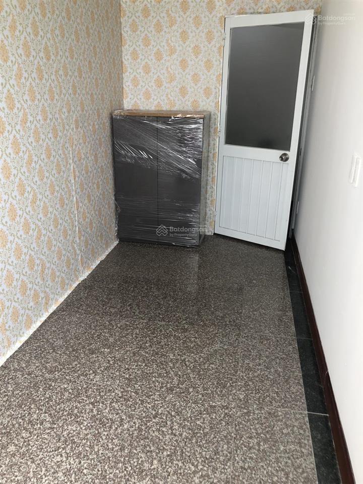 Cho thuê phòng 2tr/th ở 187a lê văn lương, ib mình 0901 746 *** xem phòng nhé