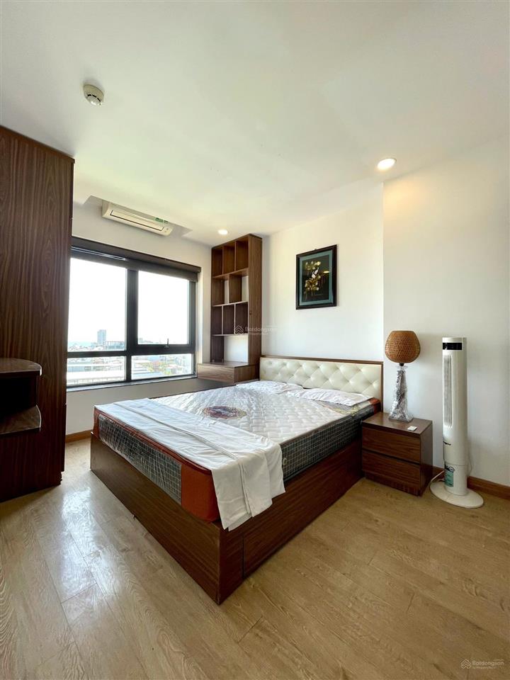 Vị trí vàng! chính chủ bán căn góc 2pn view biển, pháo hoa, sổ hồng sẵn trao tay!  ngay