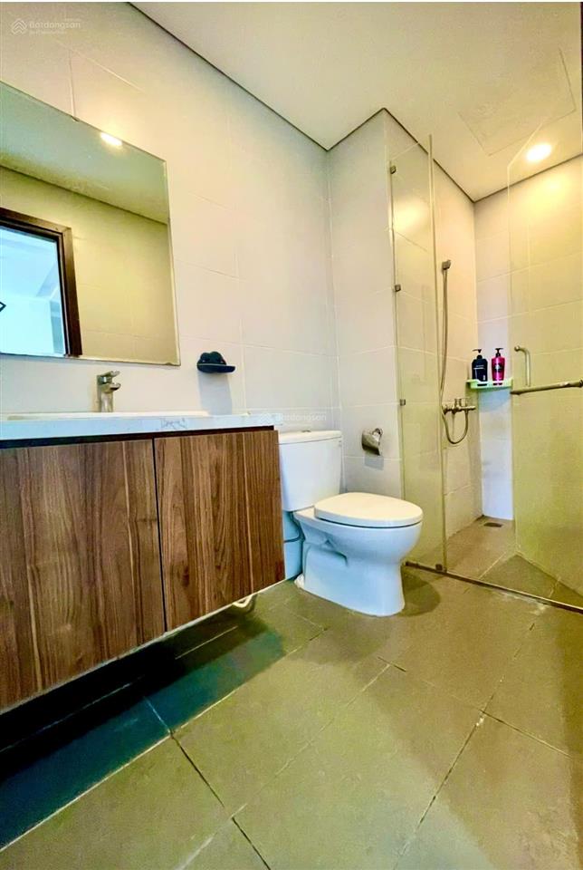 Vị trí vàng! chính chủ bán căn góc 2pn view biển, pháo hoa, sổ hồng sẵn trao tay!  ngay