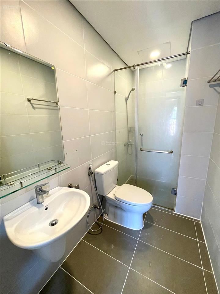 Vị trí vàng! chính chủ bán căn góc 2pn view biển, pháo hoa, sổ hồng sẵn trao tay!  ngay