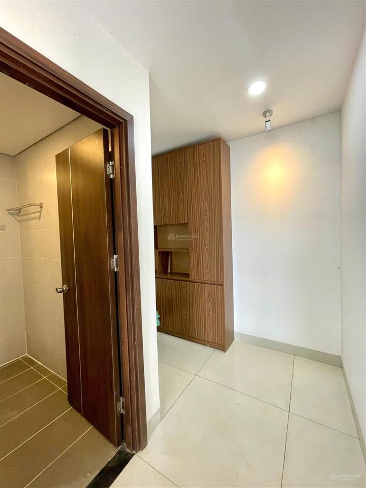 Vị trí vàng! chính chủ bán căn góc 2pn view biển, pháo hoa, sổ hồng sẵn trao tay!  ngay