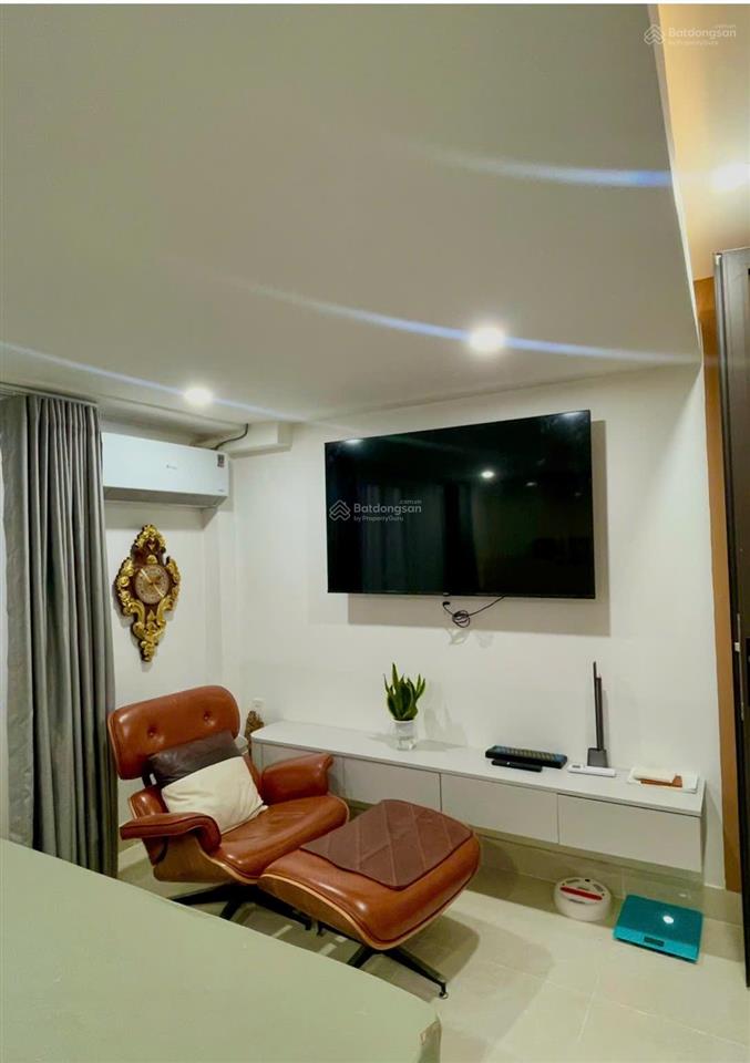 Bán nhà hải châu 3 mê, 5pn, đường 5,5m vỉa hè 3m, gần chợ đầu mối,nội thất cao cấp, vào ở ngay!