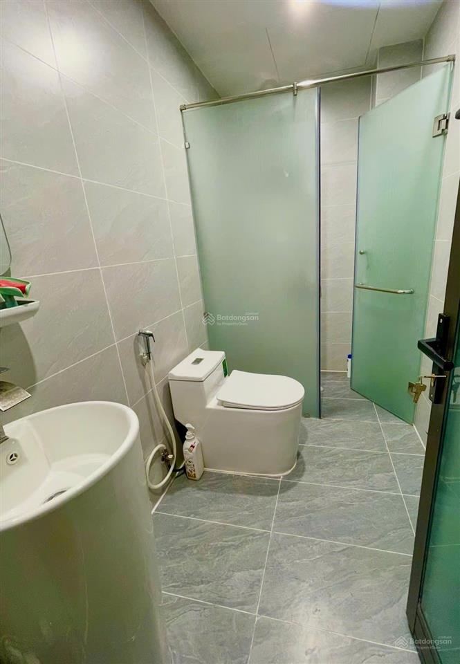 Bán nhà hải châu 3 mê, 5pn, đường 5,5m vỉa hè 3m, gần chợ đầu mối,nội thất cao cấp, vào ở ngay!