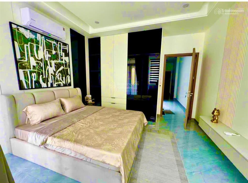 Bán nhà hải châu 3 mê, 5pn, đường 5,5m vỉa hè 3m, gần chợ đầu mối,nội thất cao cấp, vào ở ngay!