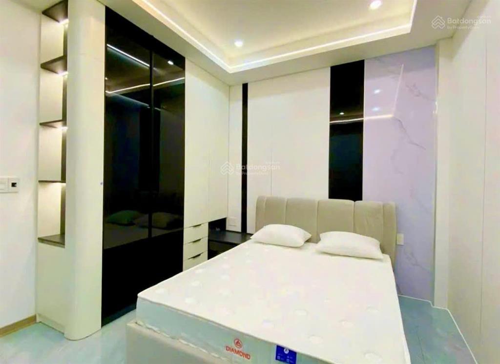Bán nhà hải châu 3 mê, 5pn, đường 5,5m vỉa hè 3m, gần chợ đầu mối,nội thất cao cấp, vào ở ngay!