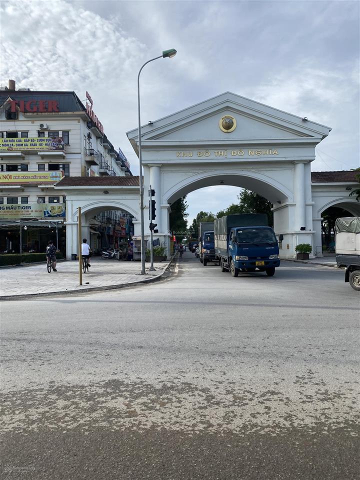 Nhà vị trí đẹp, mặt tiền thoáng
