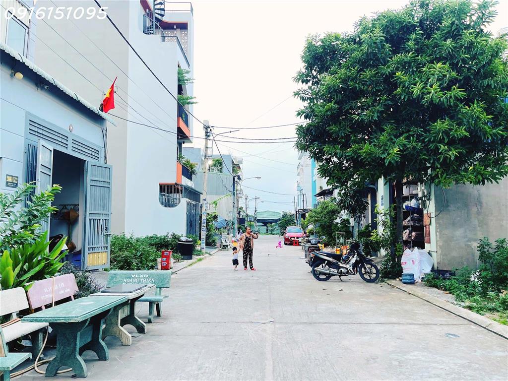 Cho thuê nhà nguyên căn, 1 trệt 2 lầu 1 sân thượng 80m2