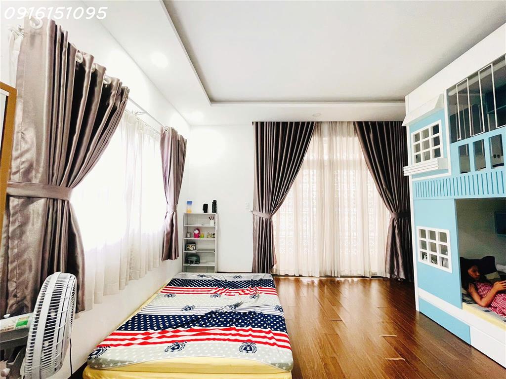 Cho thuê nhà nguyên căn, 1 trệt 2 lầu 1 sân thượng 80m2