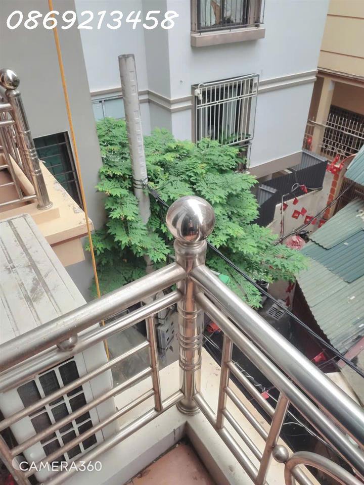 Có phòng trọ cho thuê: diện tích 29 m2, ưu tiên nữ.