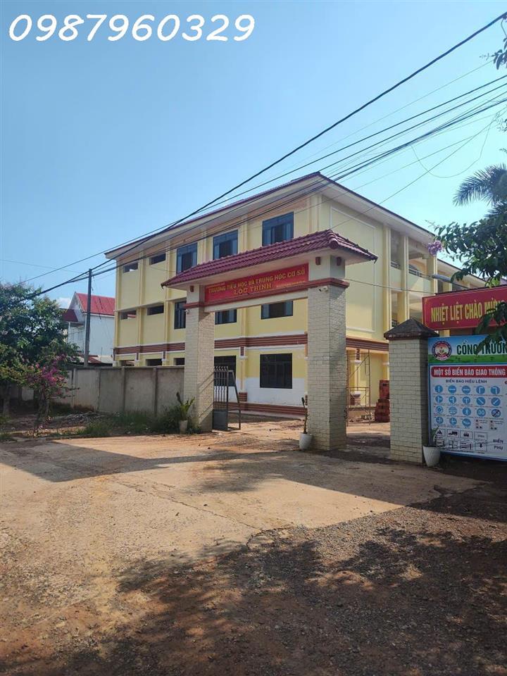 Chính chủ cần bán lô đất đẹp gần cổng chào Lộc Ninh, cách QL 13 500m