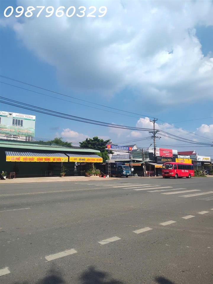 Chính chủ cần bán lô đất đẹp gần cổng chào Lộc Ninh, cách QL 13 500m