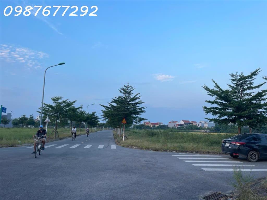 Bán hoặc cho thuê lô góc 2 mặt tiền siêu đẹp tại Sao Đỏ, TP. Chí Linh, DT 161 m2, giá đầu