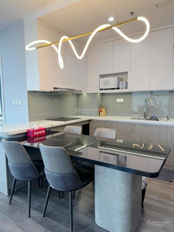 Căn góc the nine 131m2. có slot oto. sẵn sổ sang tên nhanh. giá rẻ hơn mặt bằng chung