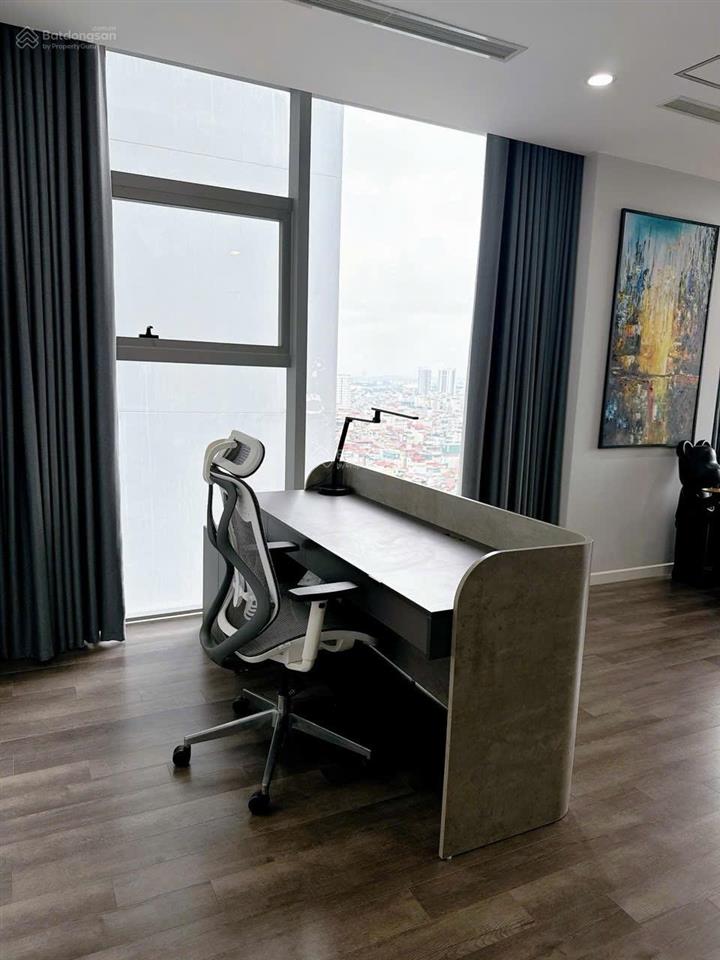 Căn góc the nine 131m2. có slot oto. sẵn sổ sang tên nhanh. giá rẻ hơn mặt bằng chung