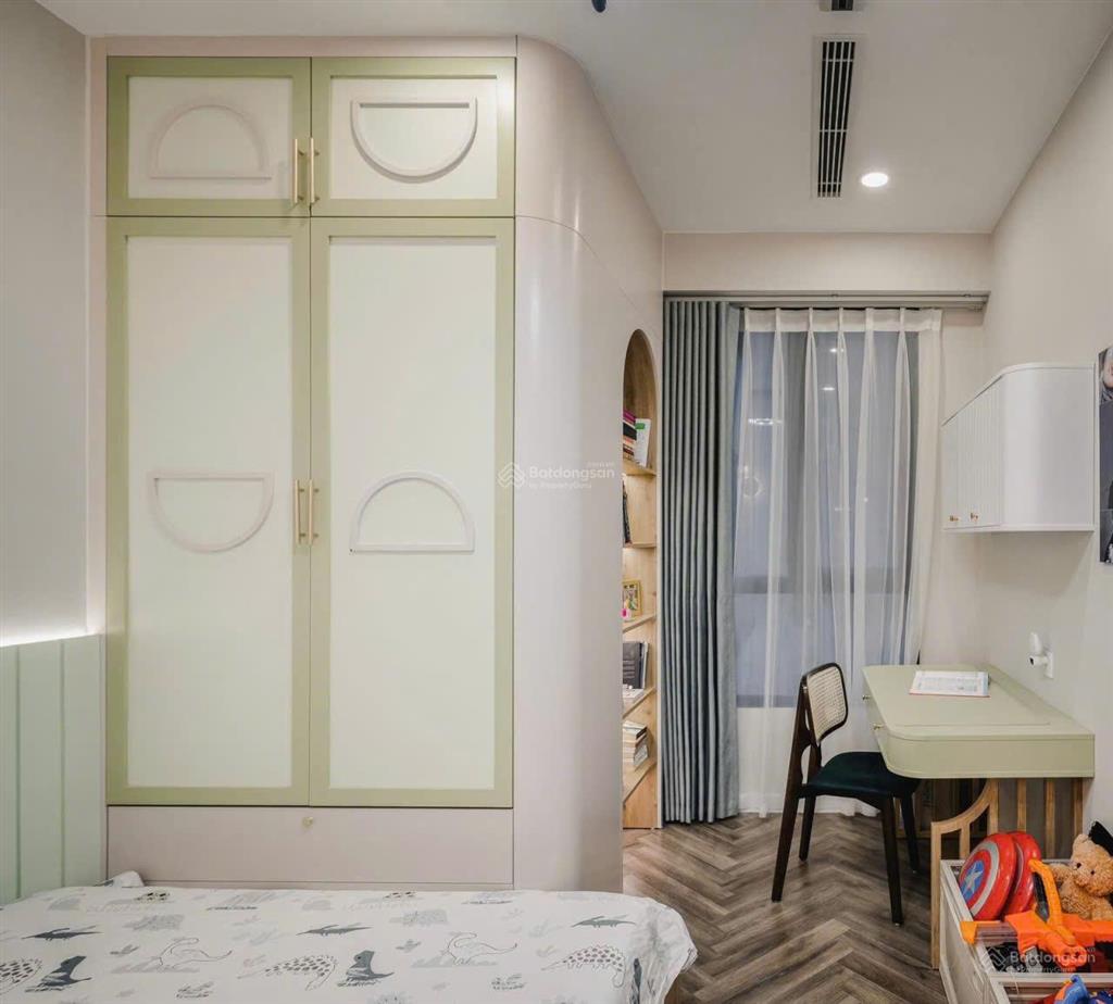 Chính chủ cần bán căn hộ times city, dt 95m2, 3 phòng ngủ, tầng đẹp, thoáng mát, ban công hướng nam
