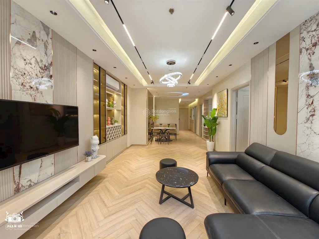 Bán căn 2pn 83m2 tầng đẹp view thoáng full đồ đẹp tại times city giá bán 8,3 tỷ