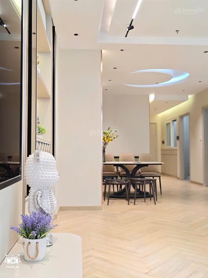 Bán căn 2pn 83m2 tầng đẹp view thoáng full đồ đẹp tại times city giá bán 8,3 tỷ