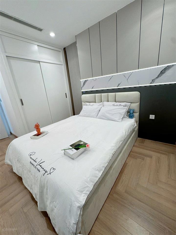 Bán căn 2pn 81m² view hồ nước đẹp tại park 1 times city giá 9,2 tỷ