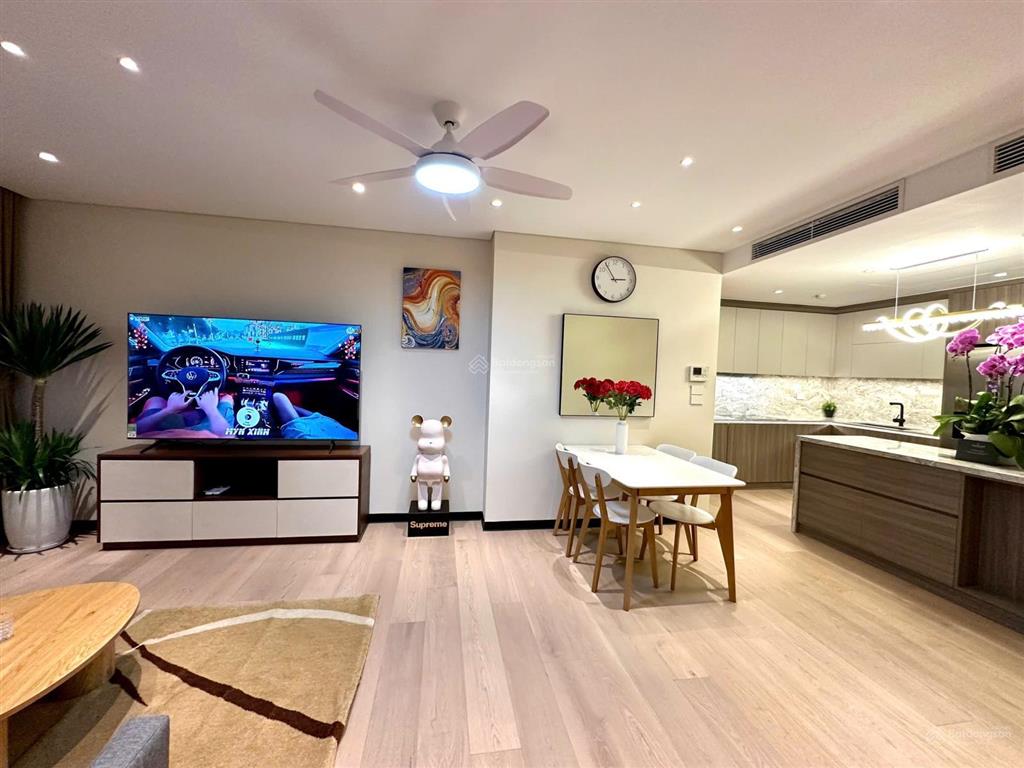 Bán gấp ch hà nội centerpoint 3pn 2wc dt 80
m2 full nt giá 8 tỷ có thương lượng sâu.  0392 040 ***