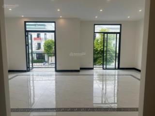 Cho thuê shophouse hàng hiếm, siêu phẩm mới tinh chưa qua sử dụng, giá chỉ 18tr sử dụng đủ 5 tầng