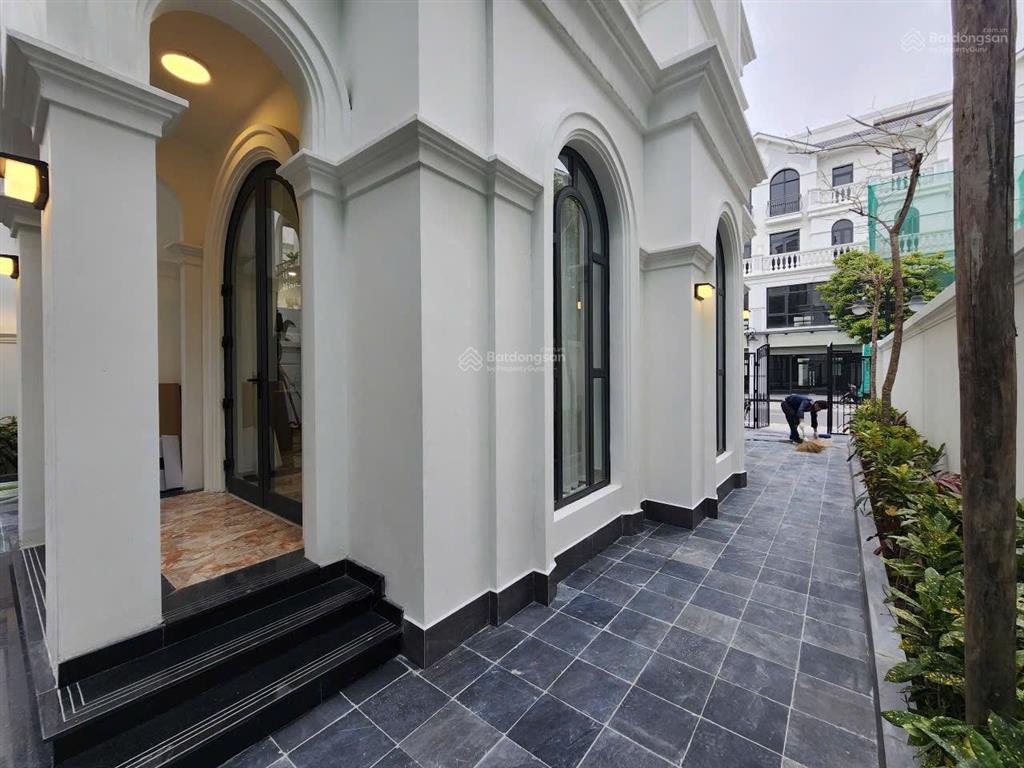 Cho thuê biệt thự. ở kết hợp kinh doanh, văn phòng ,hoàn thiện tâm huyết để ở, nội thất thông minh