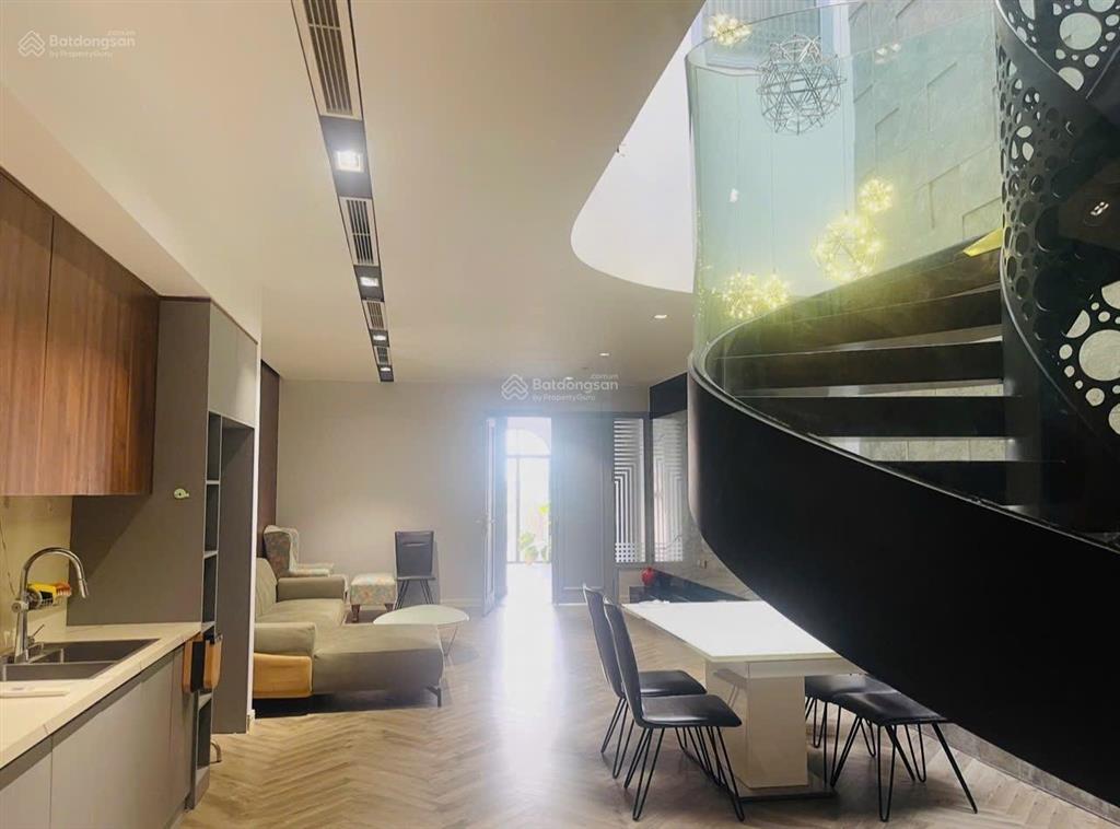 Cho thuê biệt thự. ở kết hợp kinh doanh, văn phòng ,hoàn thiện tâm huyết để ở, nội thất thông minh