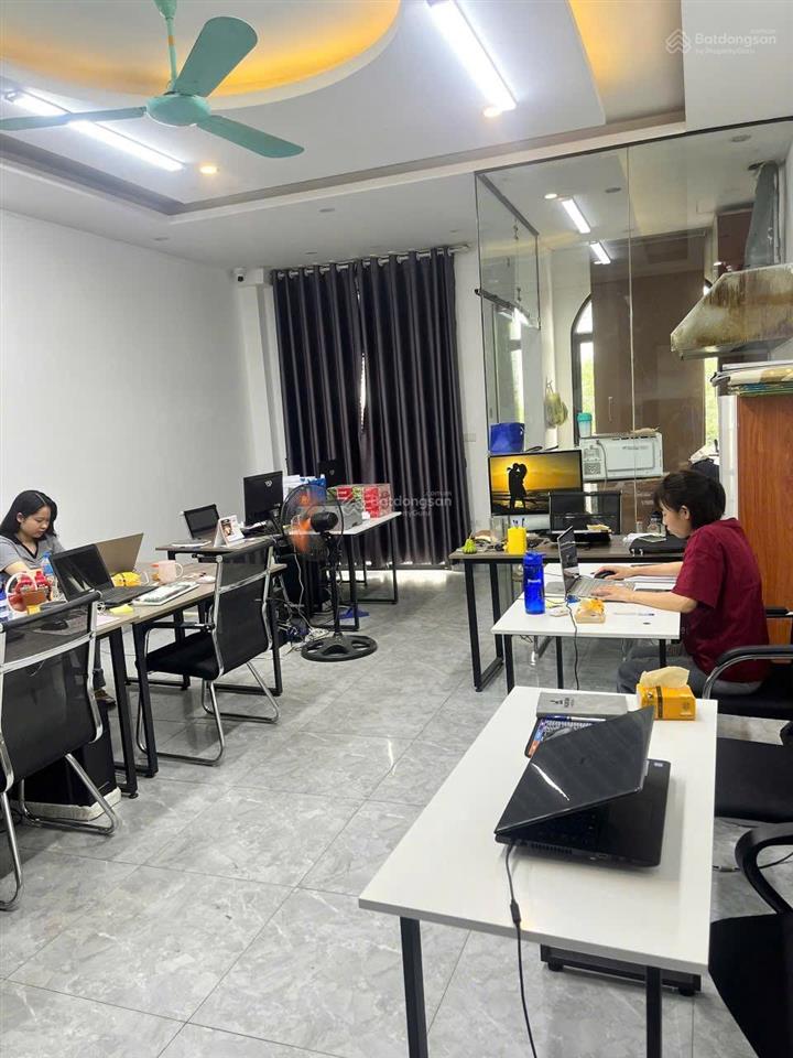 Cho thuê biệt thự liền kề, 5 tầng có thang máy. giá 22tr/th