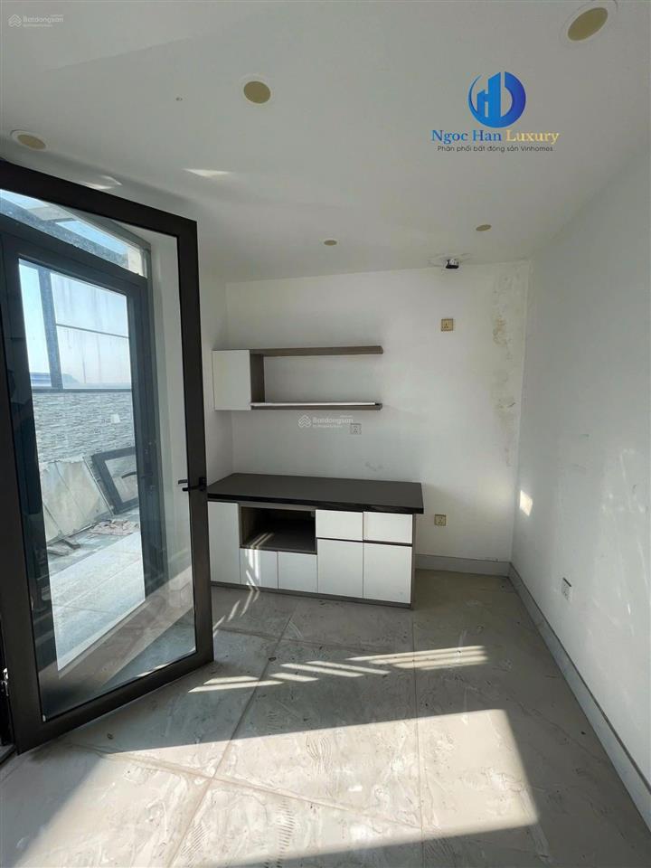 Cho thuê cặp shophouse 2 mặt tiền trướcsau, dt 120m² x 5 tầng, hoàn thiện đẹp, tm, view công viên