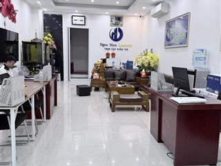 Giá tốt 18 triệu/tháng, kết hợp ở và kinh doanh  vị trí tốt  chỗ để xe rộng