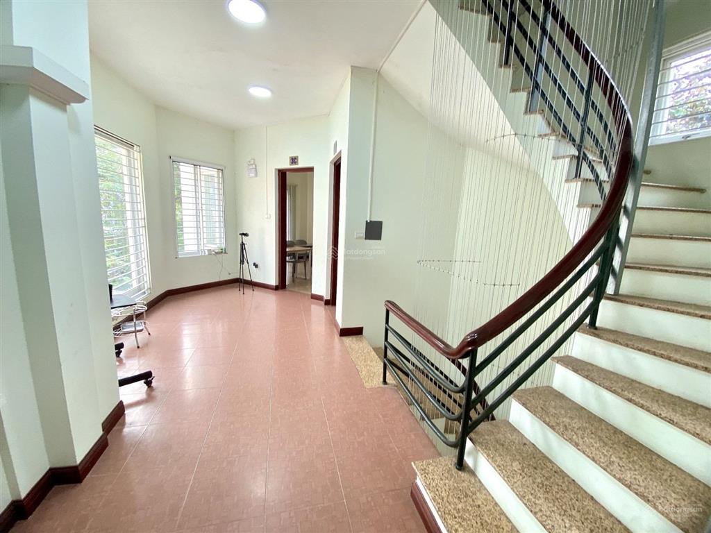 Biệt thự vip bán đảo linh đàmdt 420m mt8,5m x 4 tầng