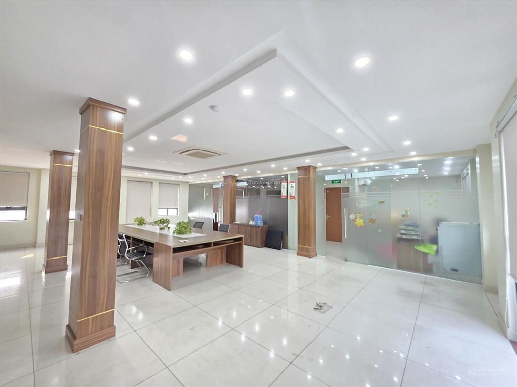 Siêu vipthe mannor,hai mặt tiền lô góc nguyễn xiển dt 225m  mt 15m x 5 tầng