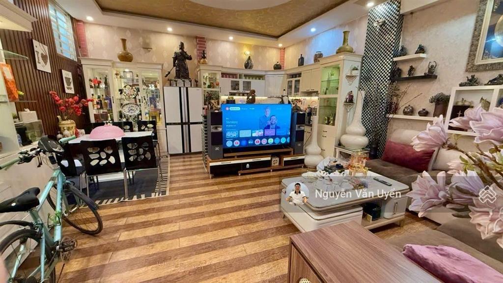 Vip đội cấn, ba đình 39m2 x 5 tầng ngõ rộng gần ô tô. nhà mới đẹp ở ngay, giá 8.1 tỷ