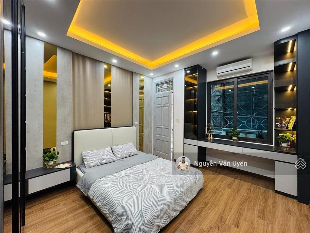 Bán nhà phố văn cao ba đình nhà mới đẹp ở luôn. 38m2 x 5 tầng ngõ 3 gác tránh gần ô tô